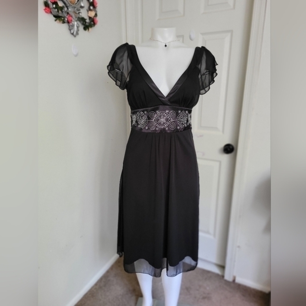 Elegant Black Dress with Lace Detail